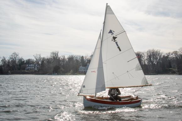 Lake Union Swift Sloop Sails