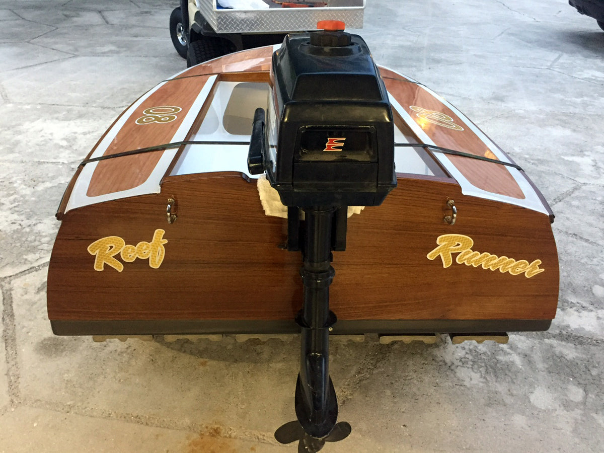 Transom view of Tom Ewer's Cocktail Class Racer named REEF RUNNER 
