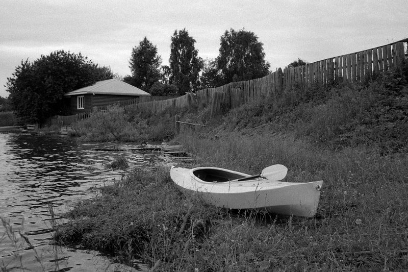 A black-and-white image of a Wood Duck 14 kayak built by Sergey P.