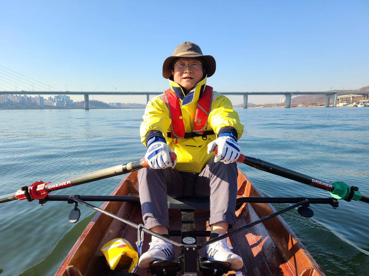 Rowing an Annapolis Wherry built by Doojae L. in Seoul, South Korea