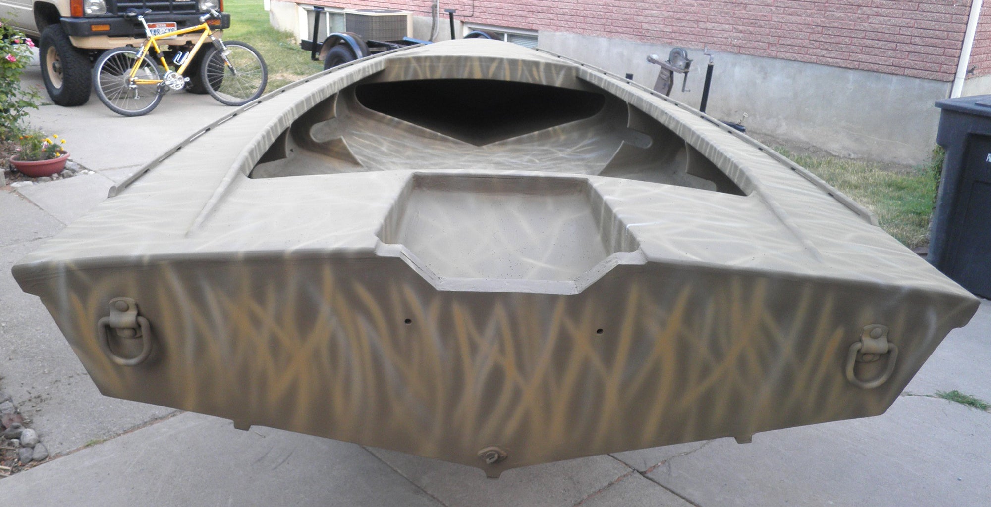 Transom of a Black Brant III powerboat